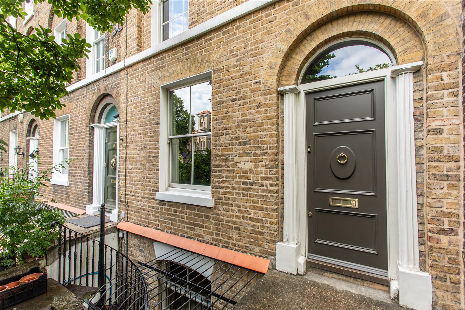Bow Road, Mile End
